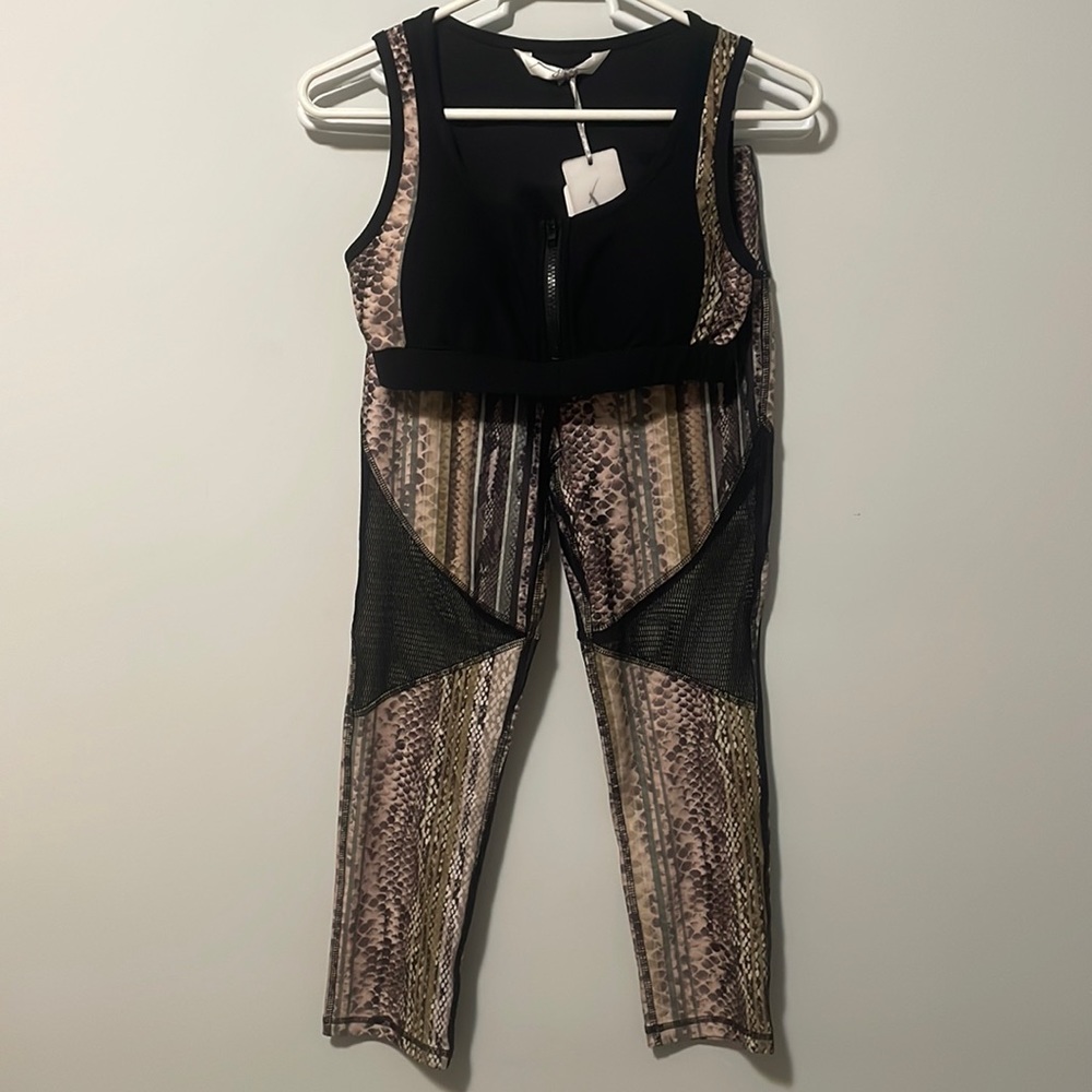 NWT Gottex Leggings and Sport Bra Size Small